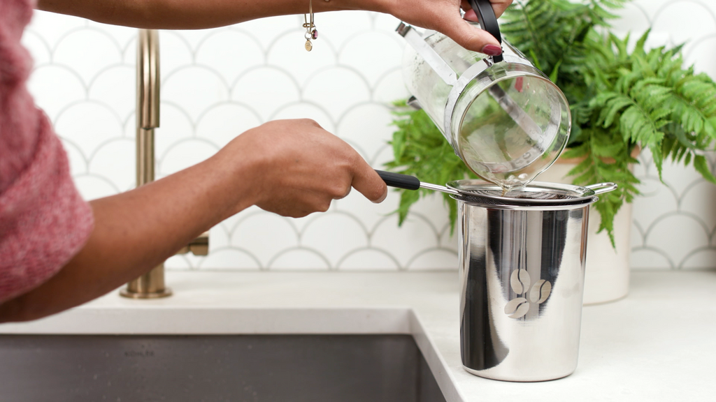 The Grounds Keeper is a complete kit for easily cleaning and removing grounds from your French press.  Designed to allow grounds to fully dry while waste water collects in the basin, The Grounds Keepers takes the hassle out for French press cleaning.